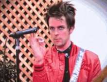 idkhow dallon gif